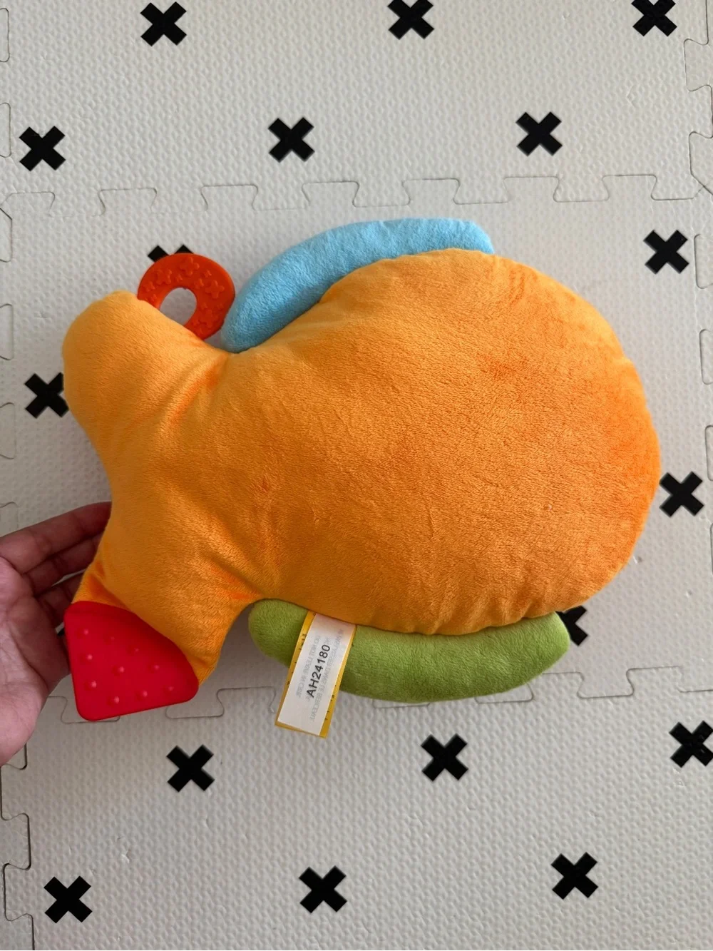 Melissa & Doug Multi-Textured Flip Fish sensory Baby Toy Orange Multi 0-9m GUC